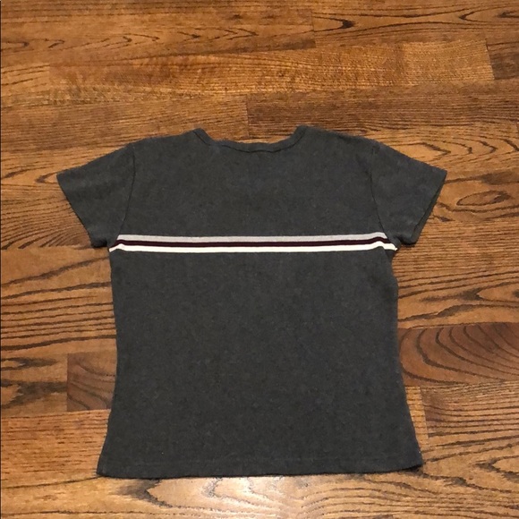 Gap woman’s short sleeve gray tee. - Picture 4 of 4